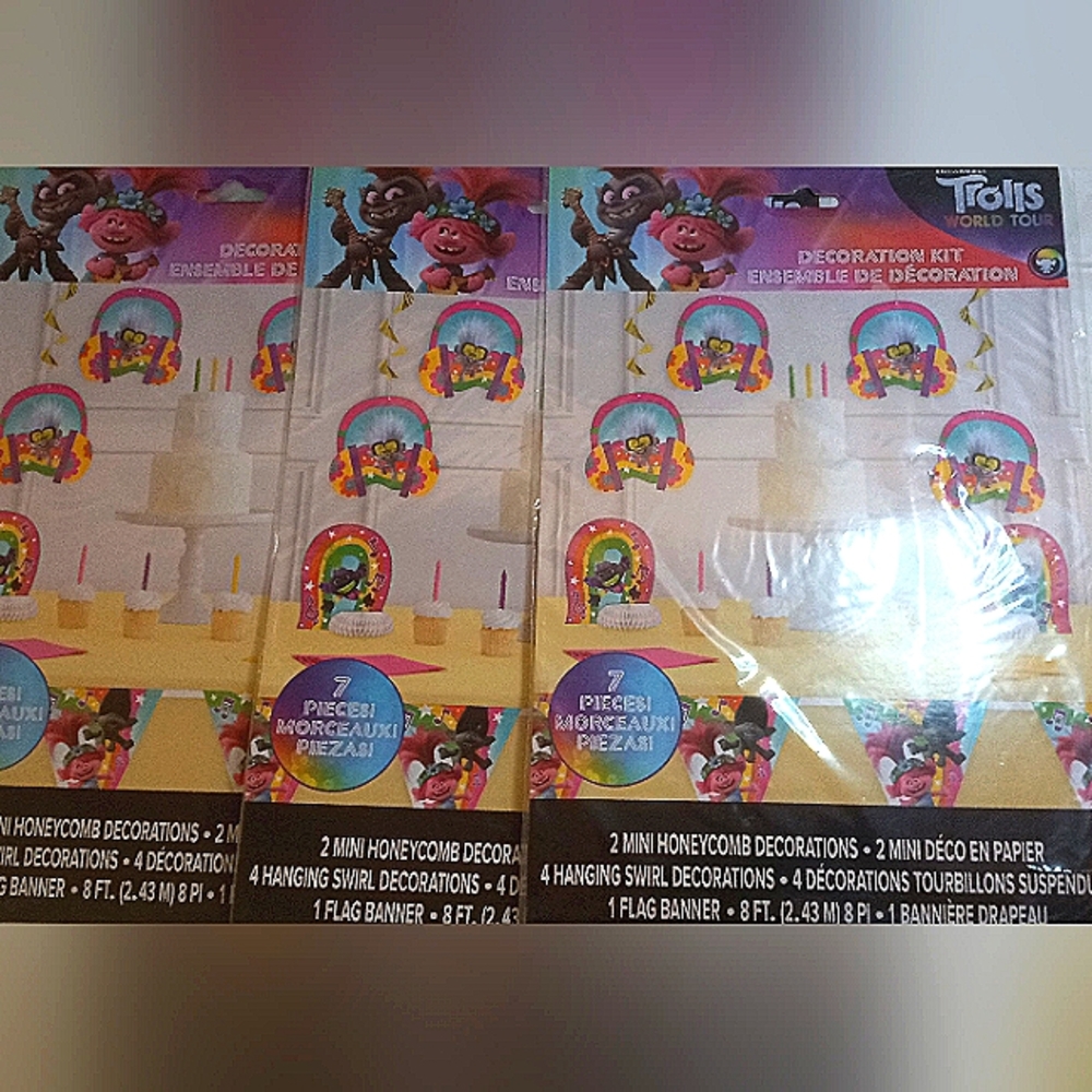 3 Trolls Decorations